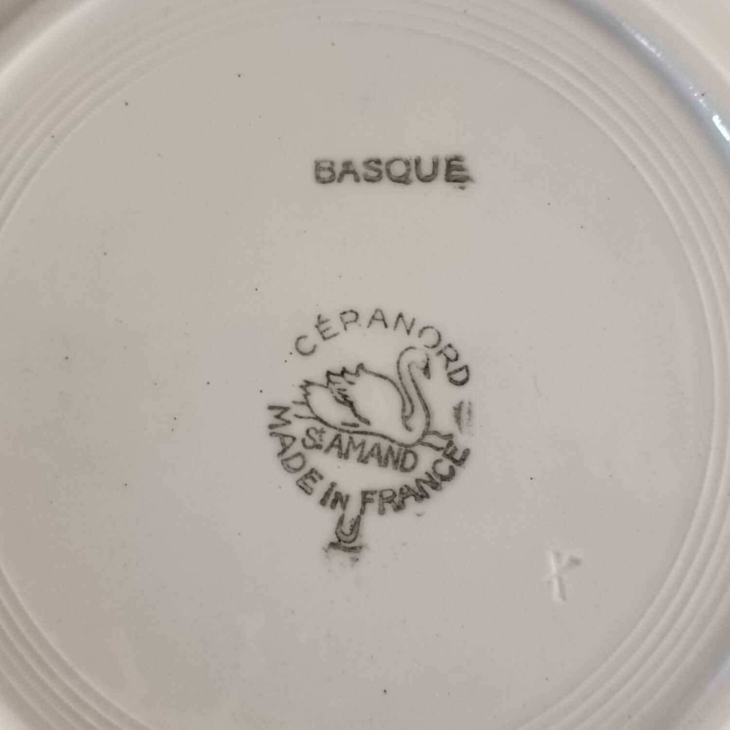 Set of 5 mismatched iron earth plates