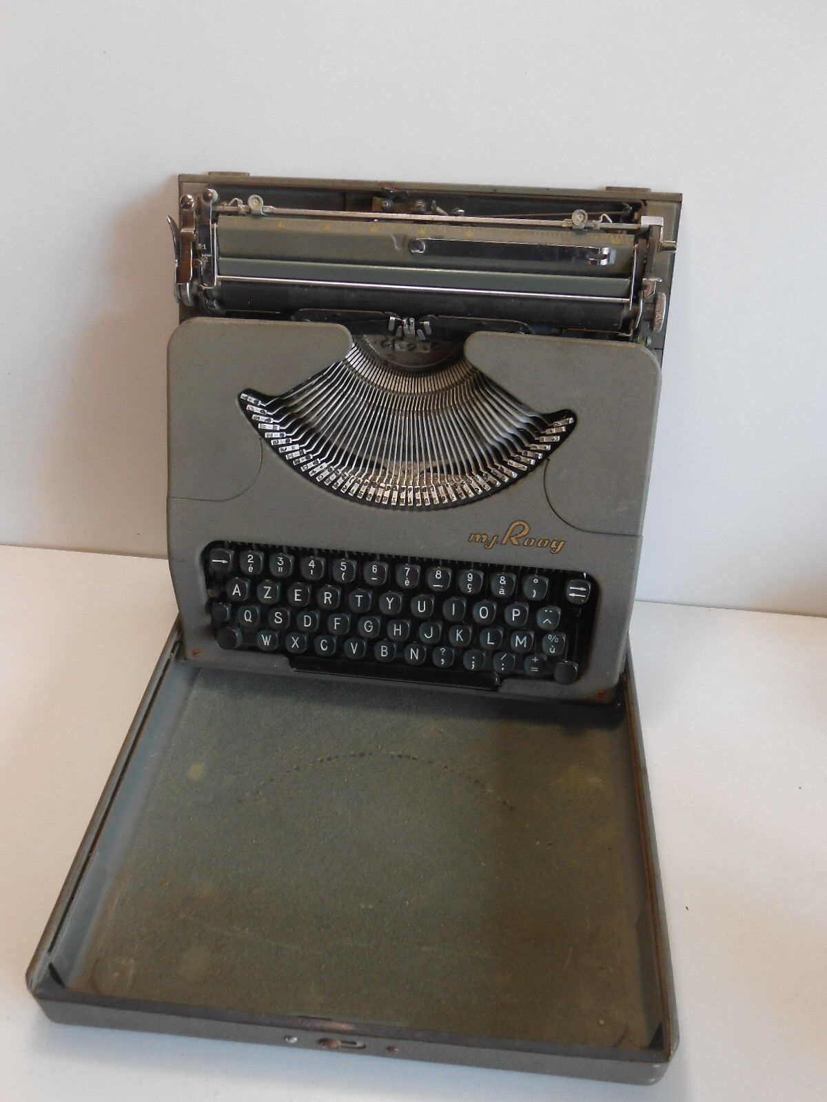 Vintage MJ Rooy portable typewriter