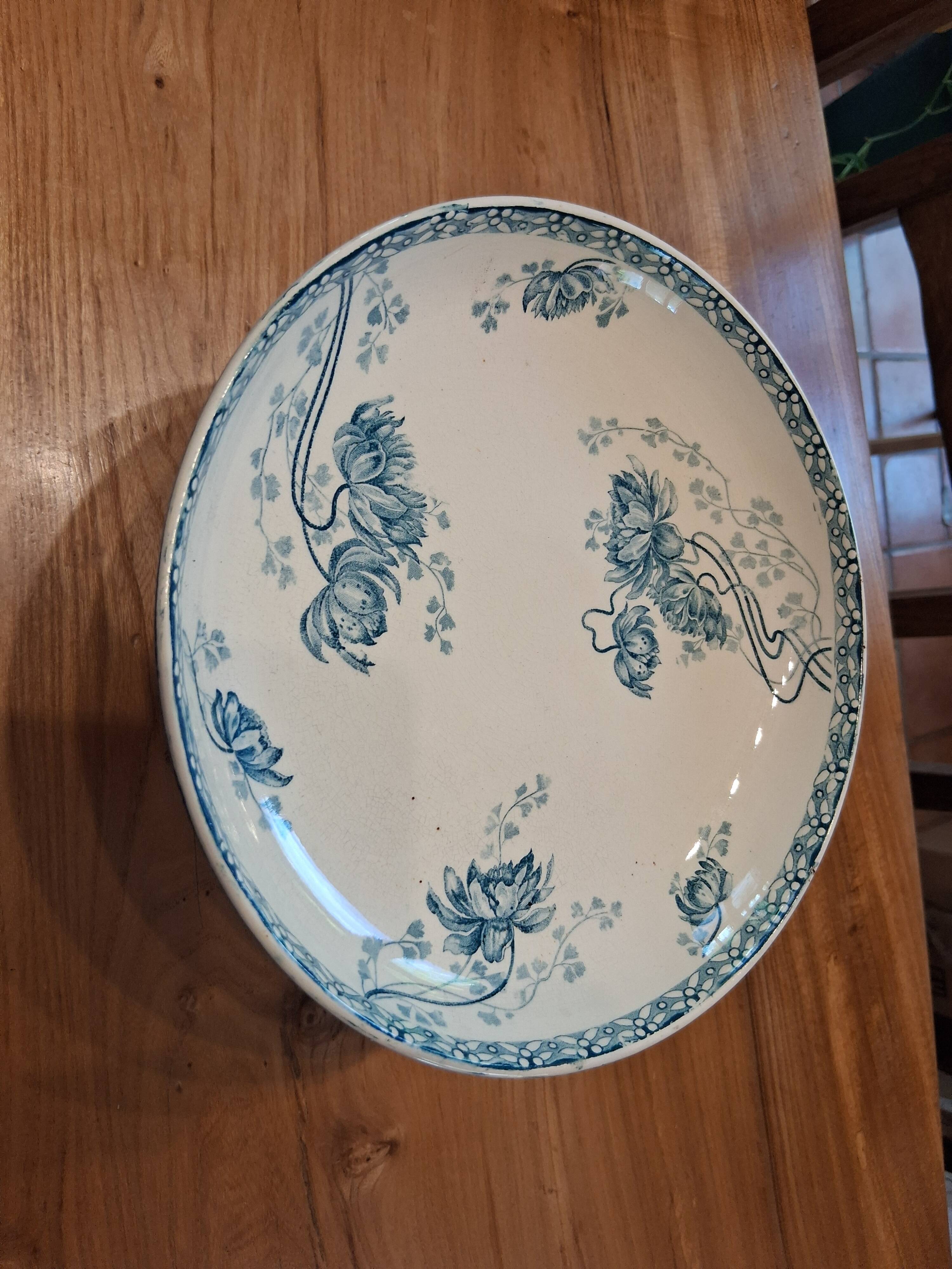 Floral patterned earthenware compote from Royat by Sarreguemines.