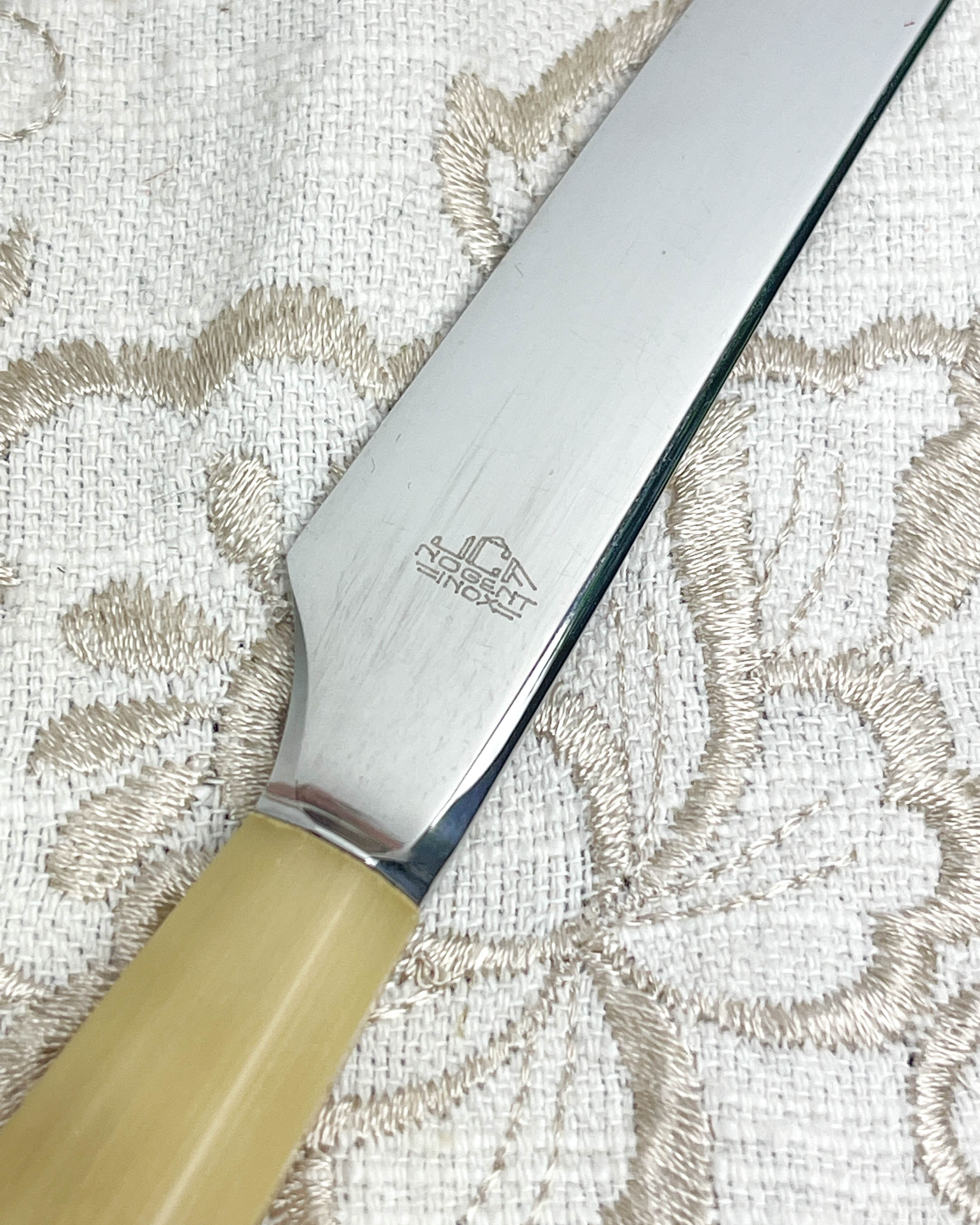12 vintage knives NOGENT Bakélite imitation ivory