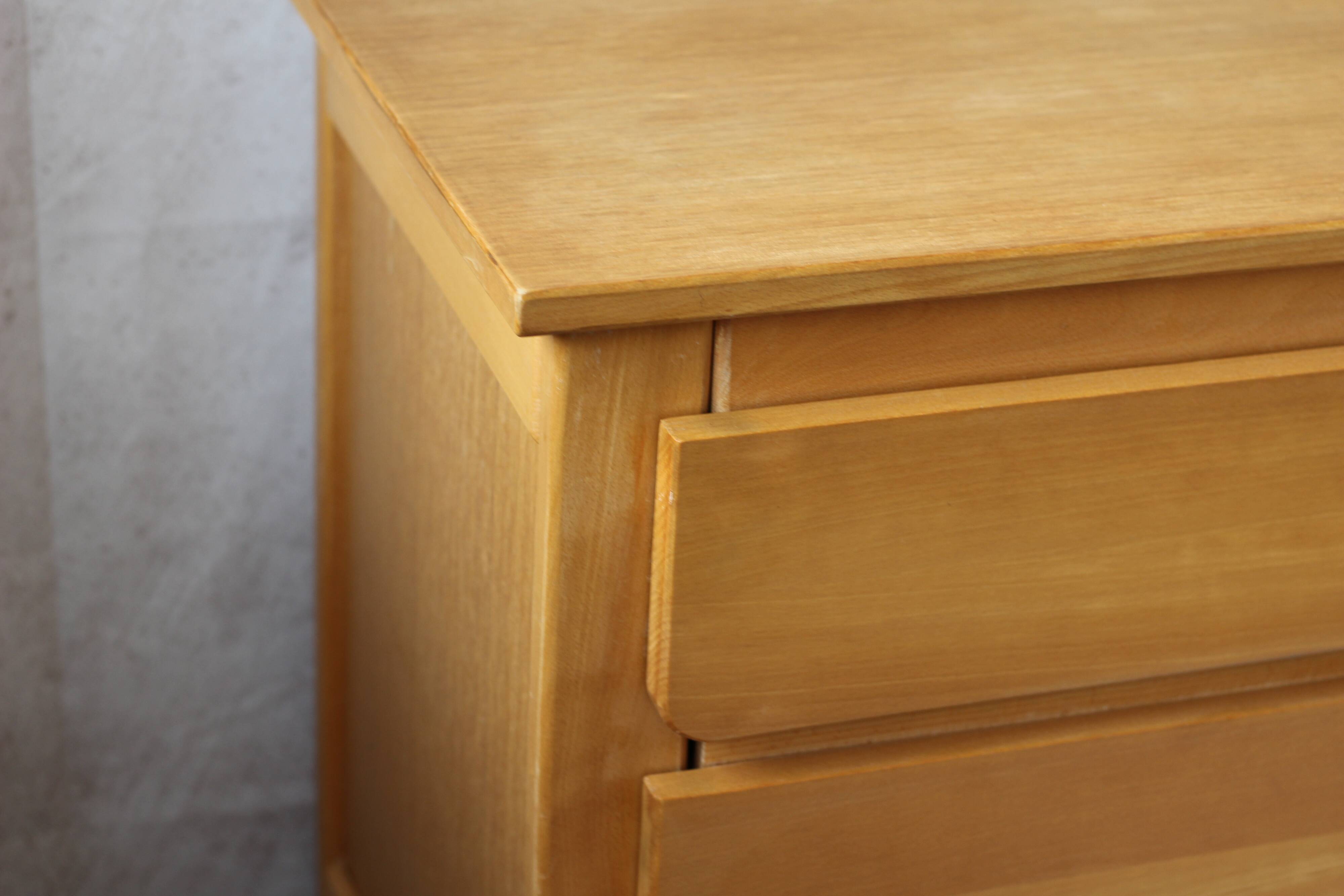 Commode en bois tiroirs arrondis