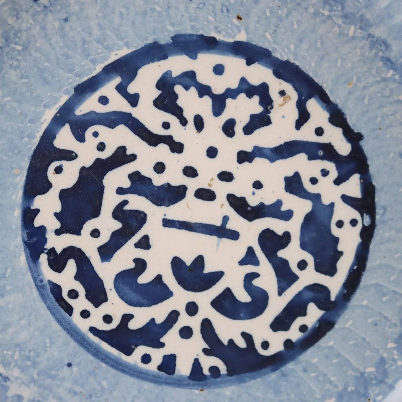 Assiette ancienne en majolique décorée, Italie, XVIIIe siècle