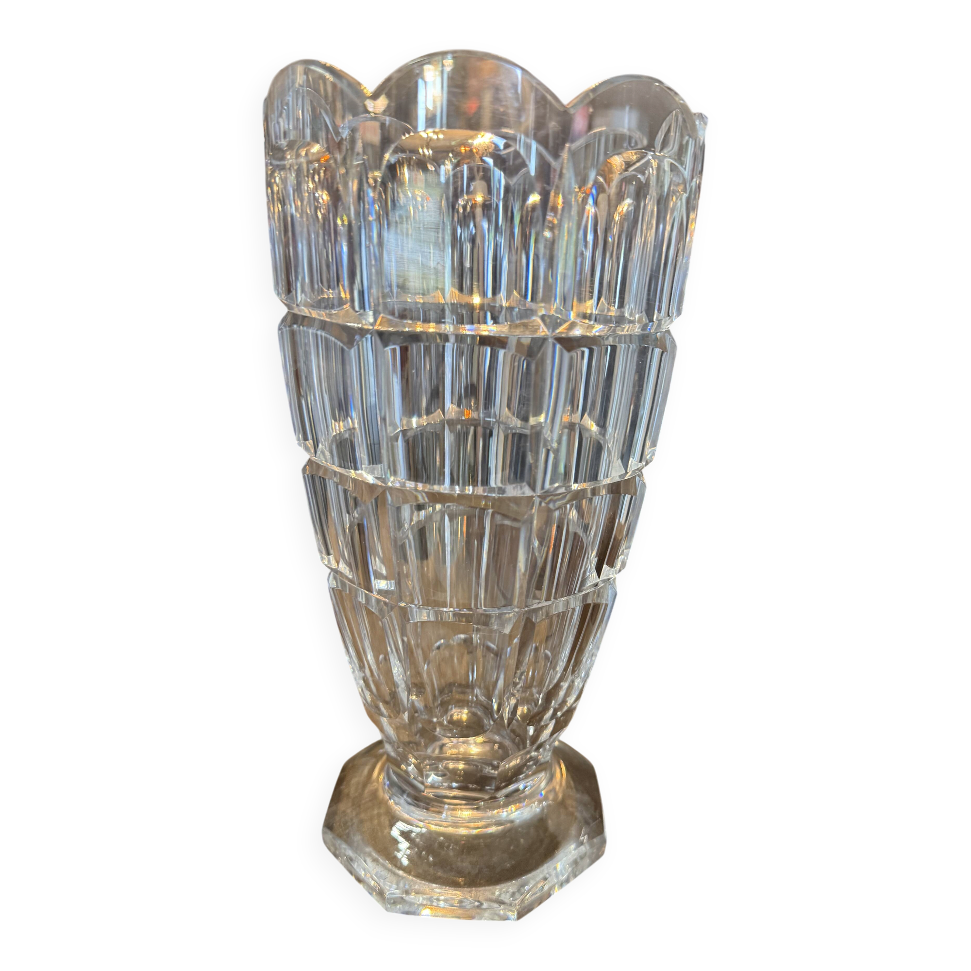 Vase corolle en cristal taillé