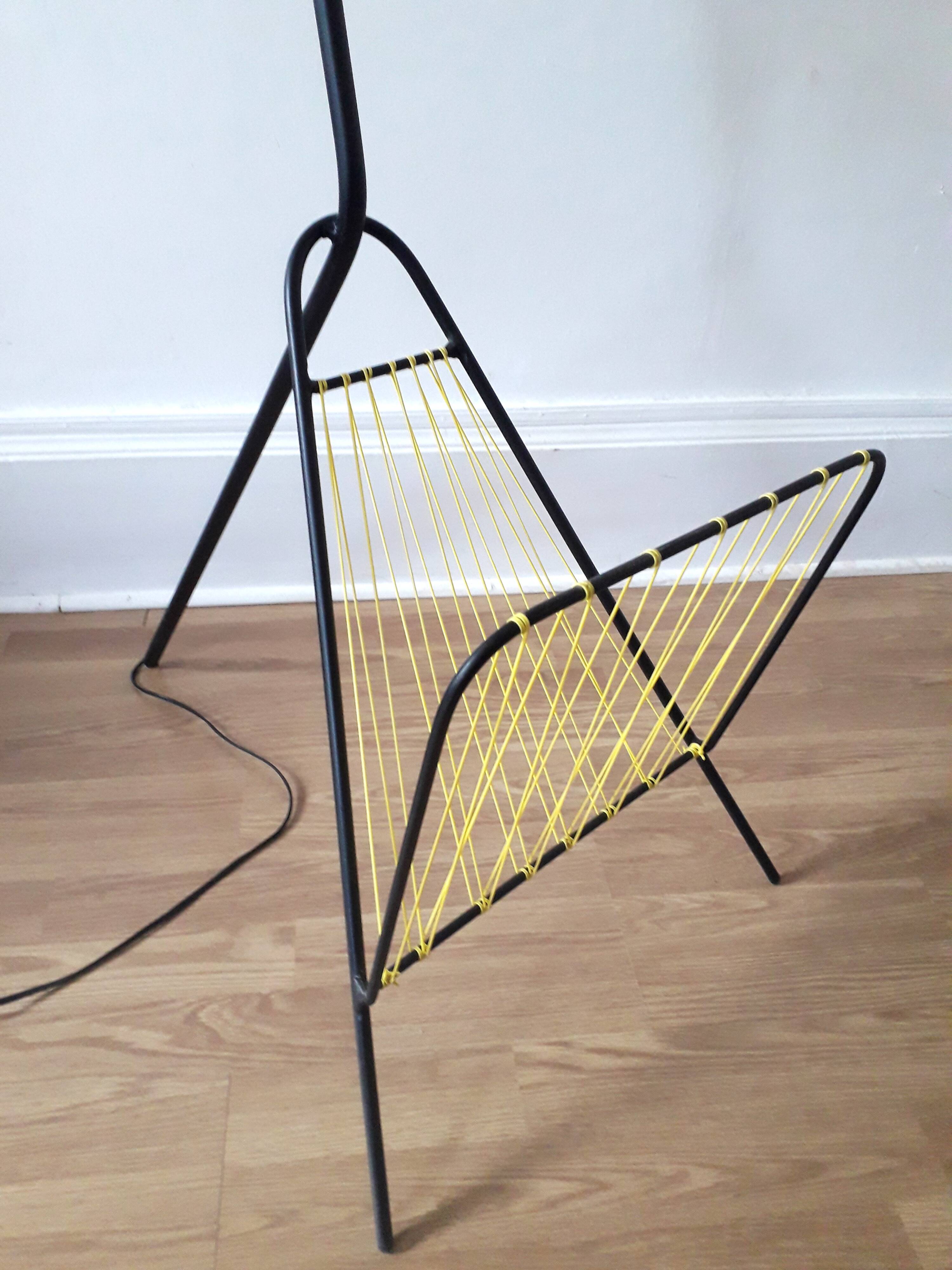 Floor lamp / magazine holder