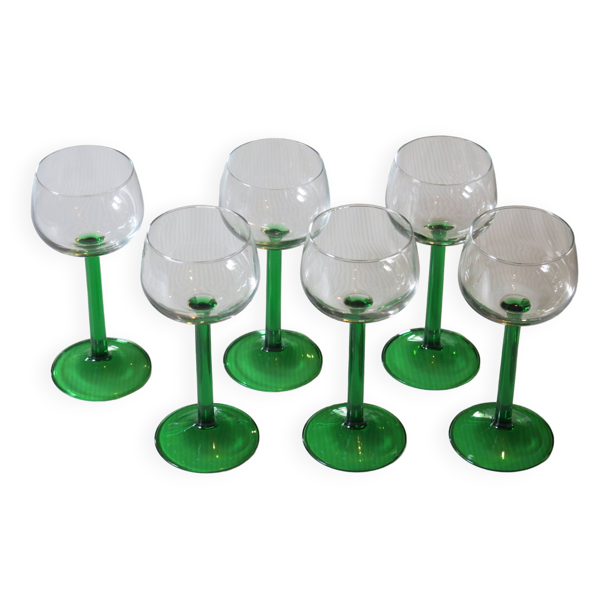 6 glasses of white wine from Alsace in very good condition.