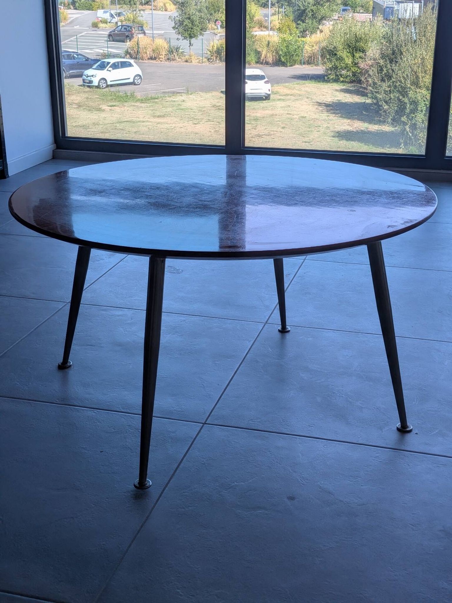 Vintage German round coffee table in sun veneer – W. Germany, an
