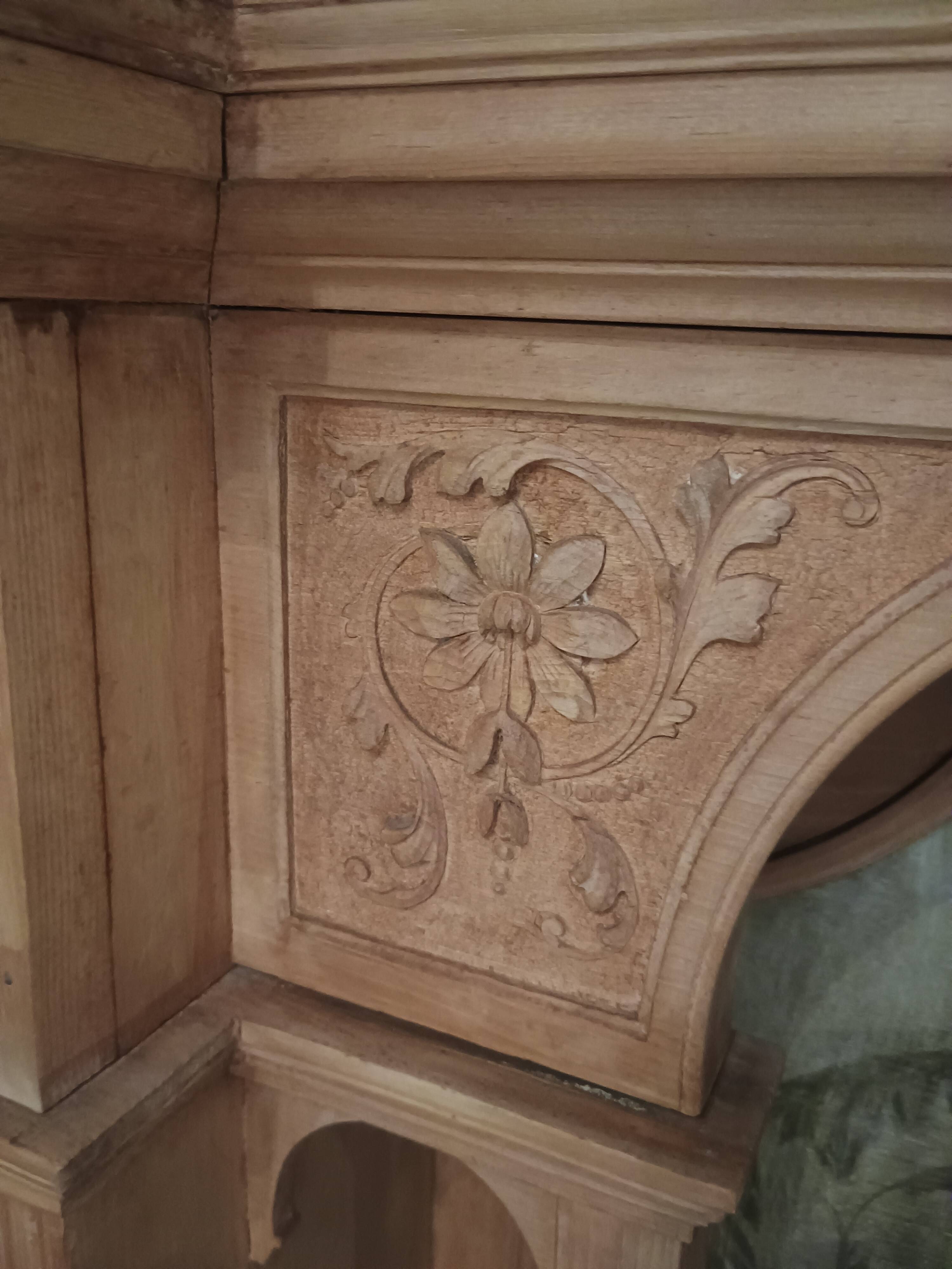 meuble haut de corps d'ornement