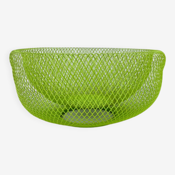 Green metal mesh fruit basket