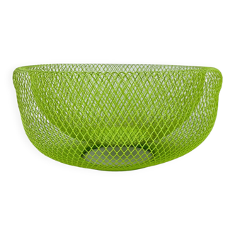 Green metal mesh fruit basket