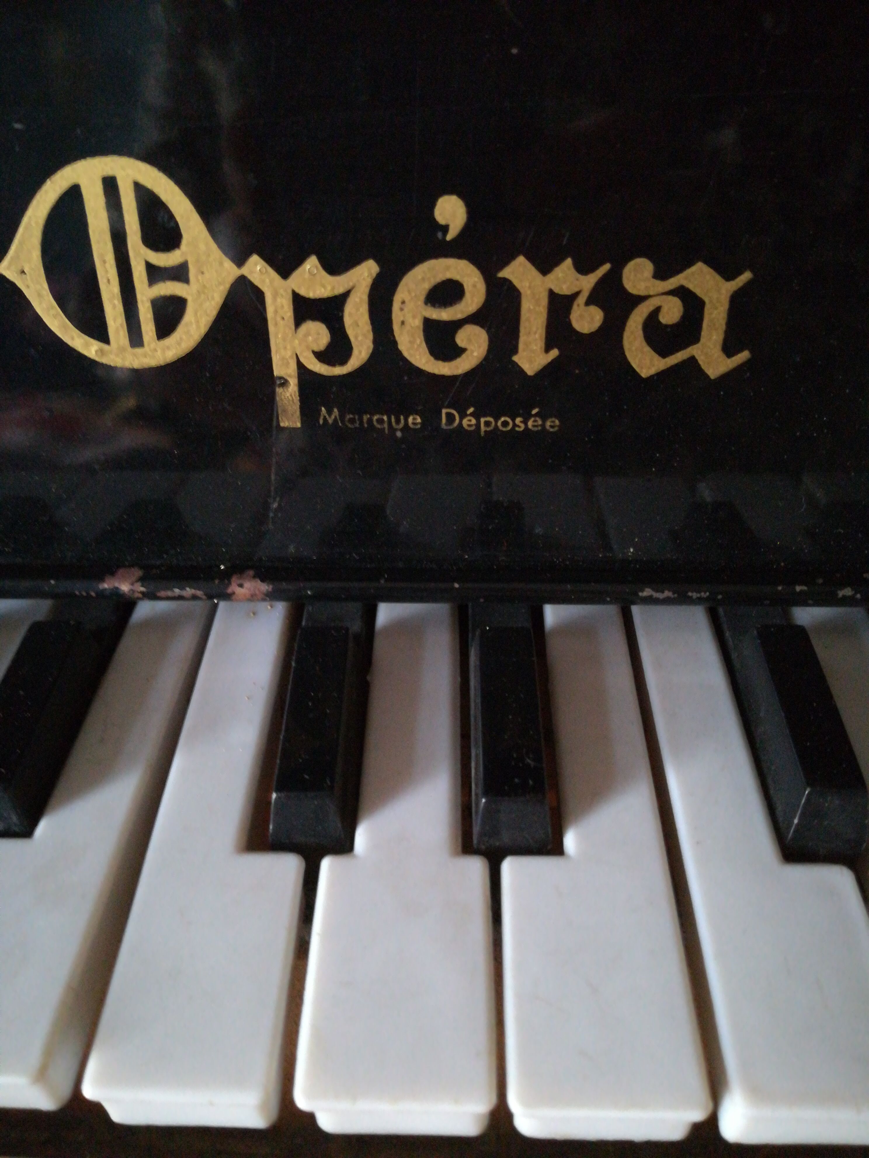 Miniature piano Opera for children