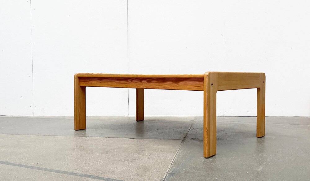 Vintage coffee table in Swedish pine by Yngve Ekström for Swedese, 1970s.