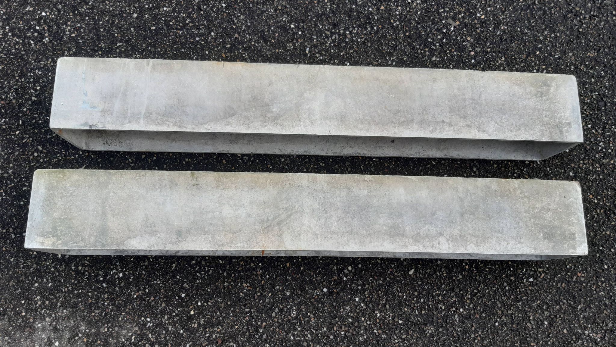 Set of 2 Eternit edition planters
