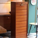 Meuble classeur à rideau en placage de teck des années 1970