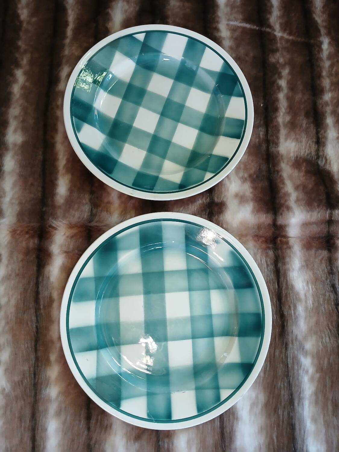 2 old round checkered plates