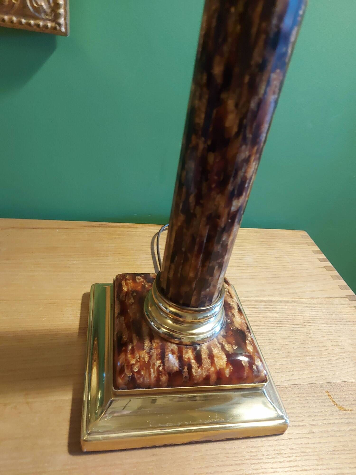 Lamp foot column tortoiseshell way of the house Le Dauphin