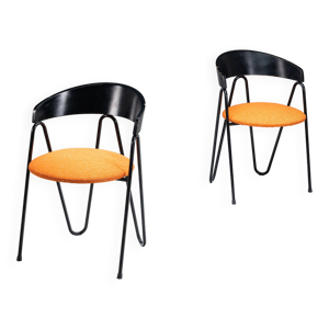Une paire chaises style Memphis