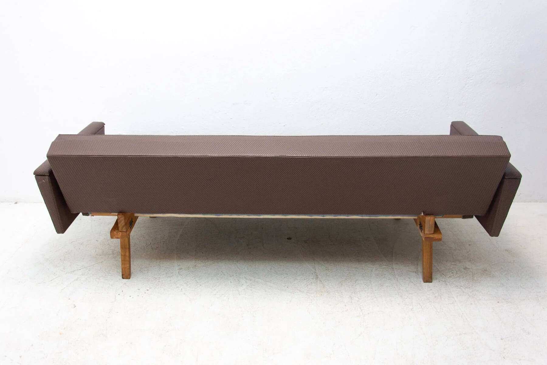 Vintage Eastern Bloc sofa, mid-century seating, 1970s, Czechoslovakia