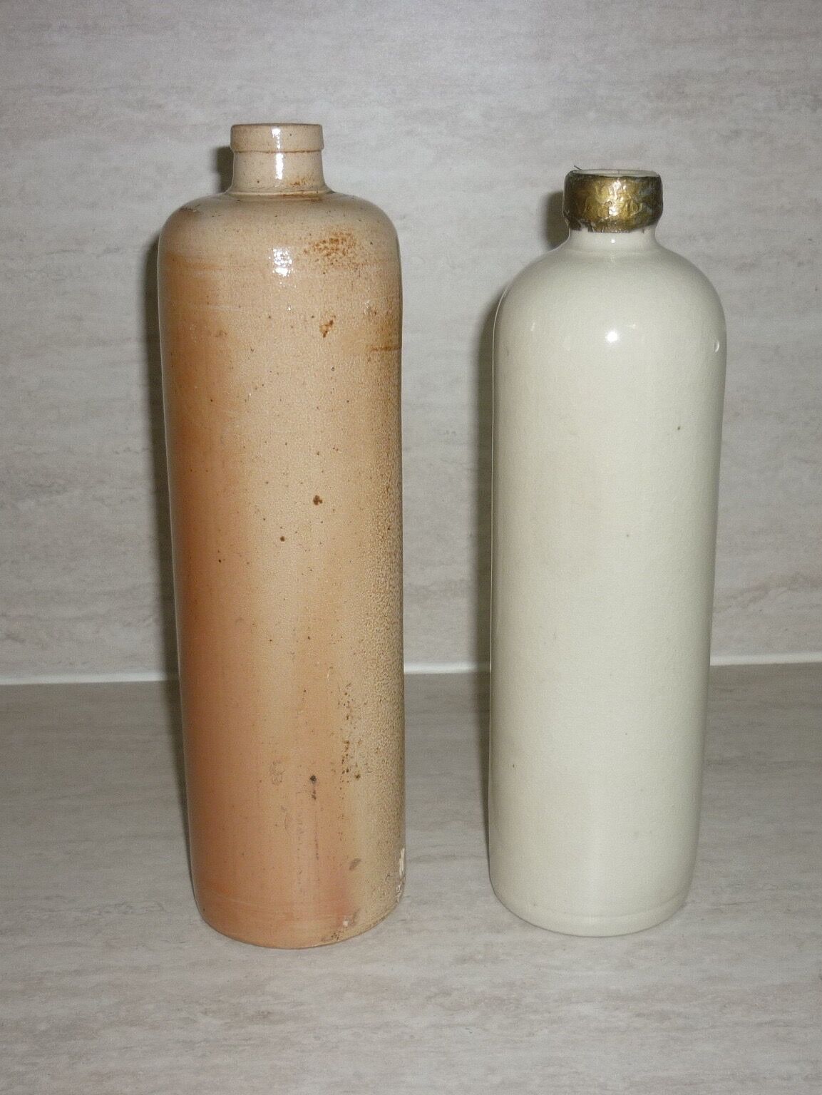 2 bottles of glazed stoneware in natural colours