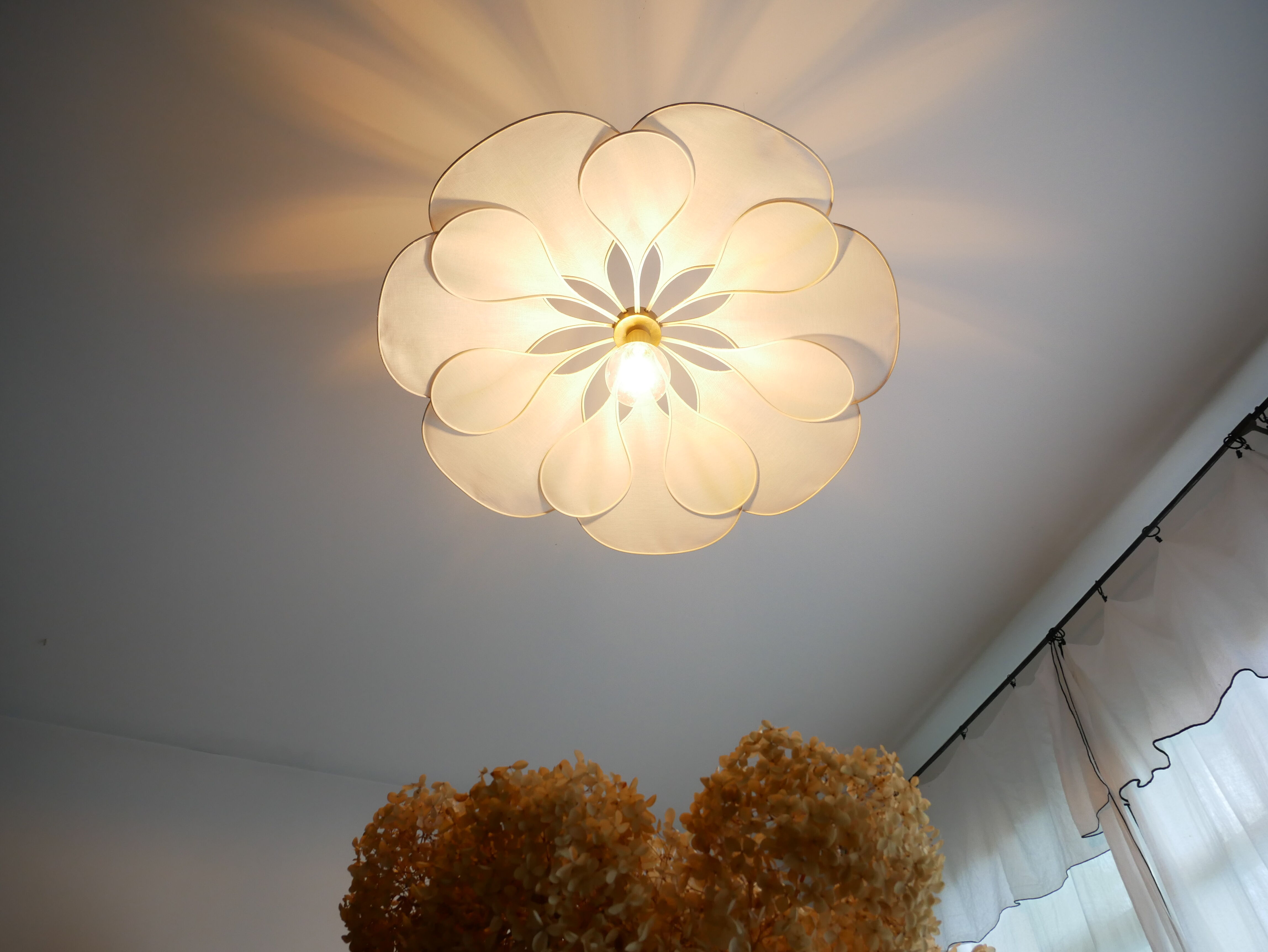 Floral suspension cotton and rattan - flower suspension.