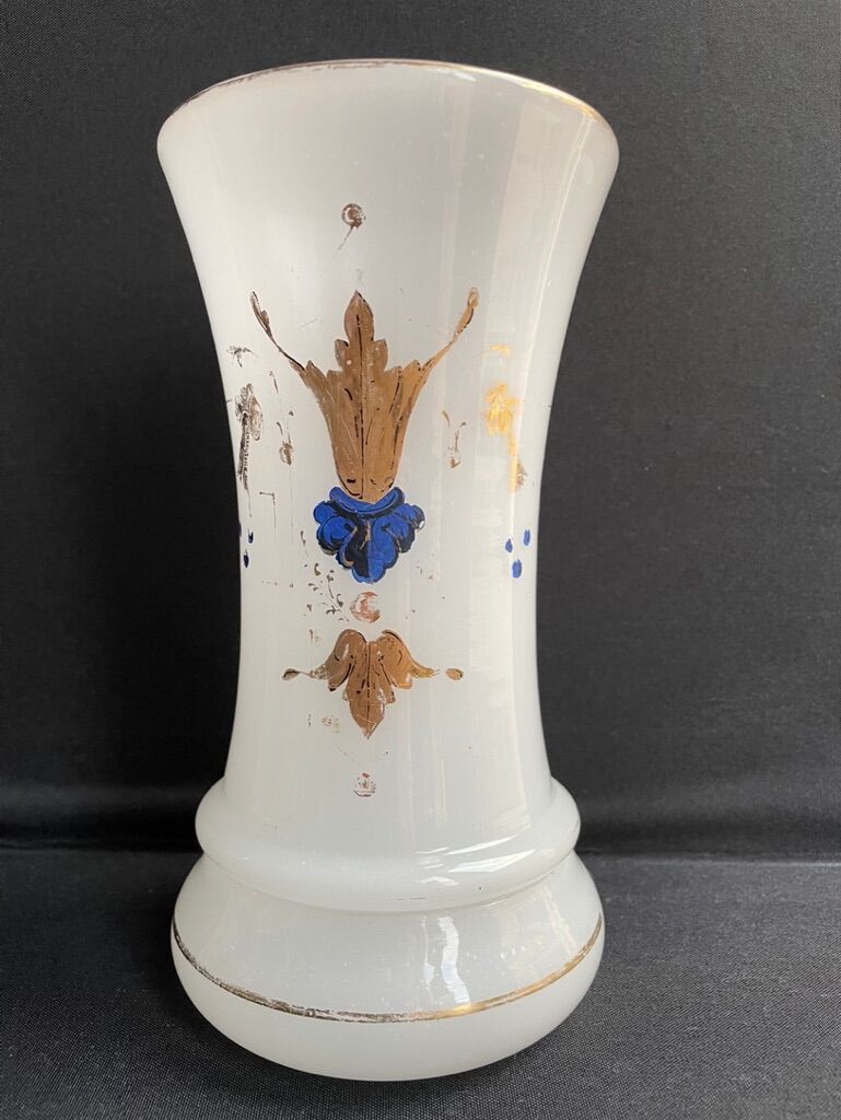 Vase napoleon iii opalescent white opaline