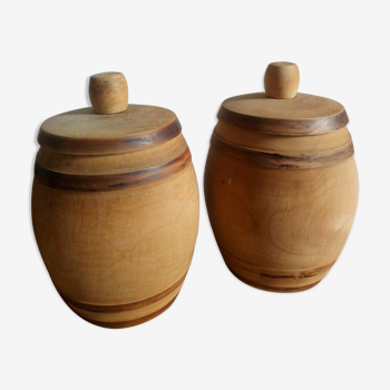 Deux pots à couvercles en bois tourné
