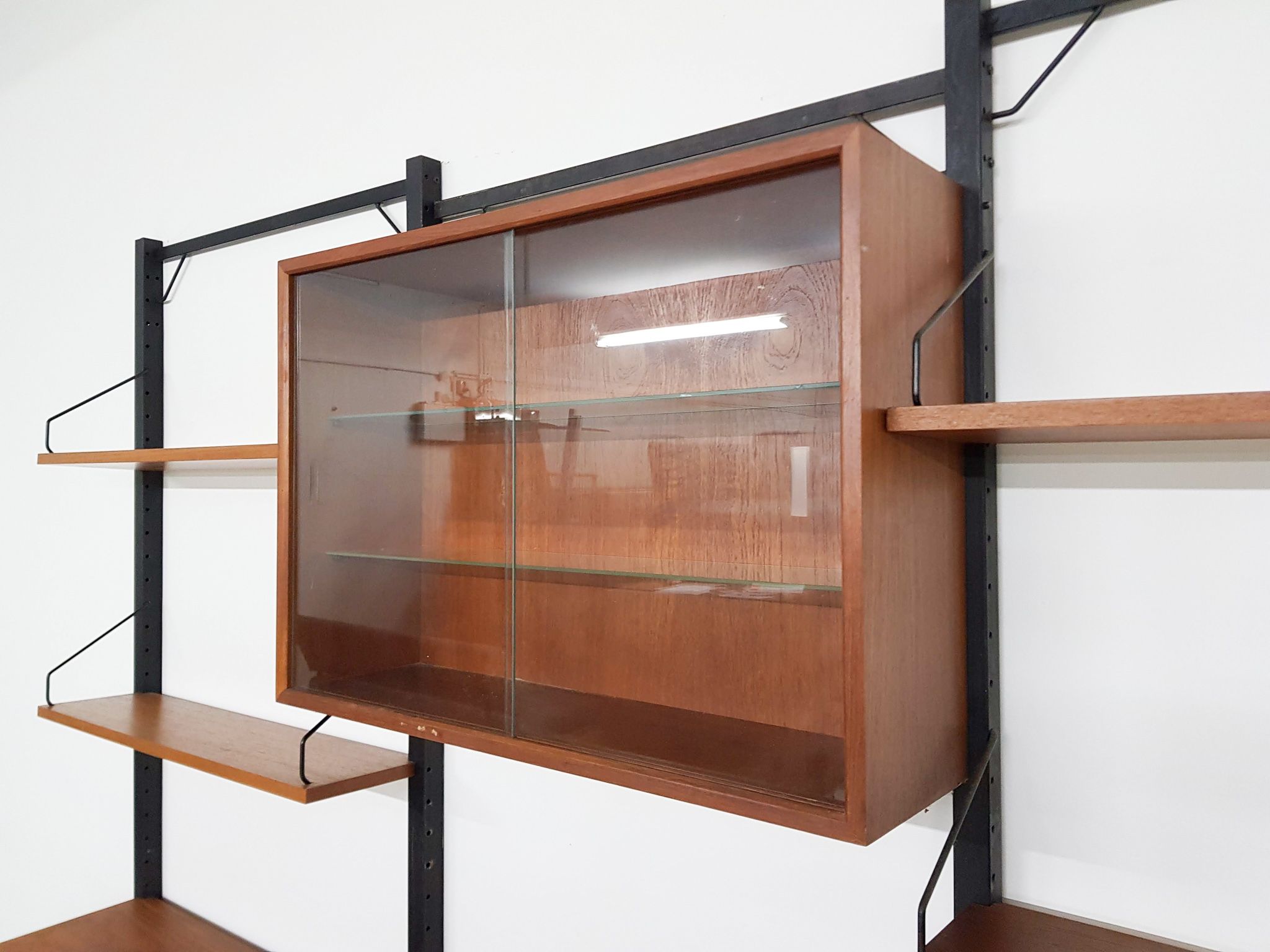 Bibliothèque de Poul Cadovius pour Royal System, Danemark années 1950