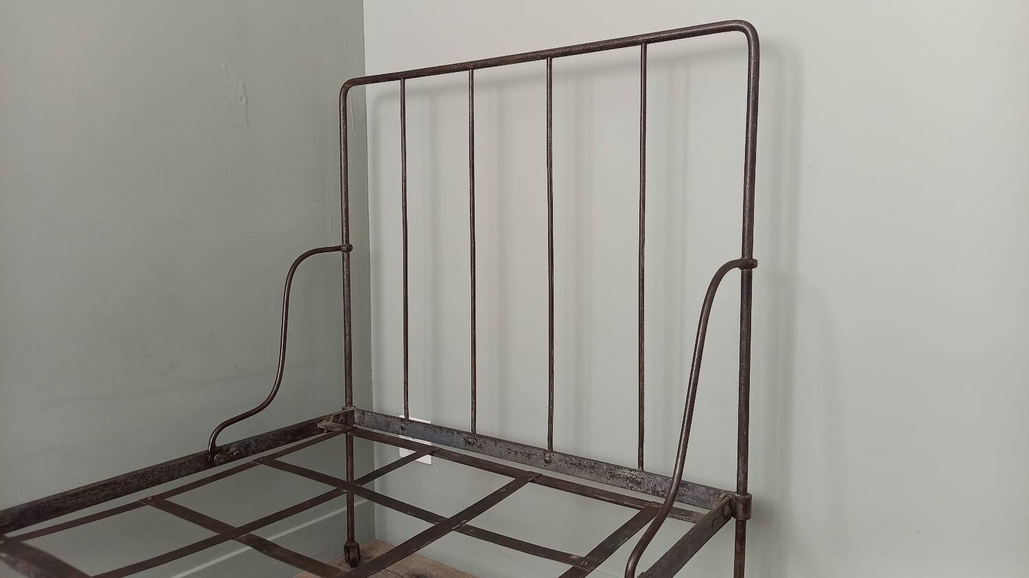 Wrought iron bed
