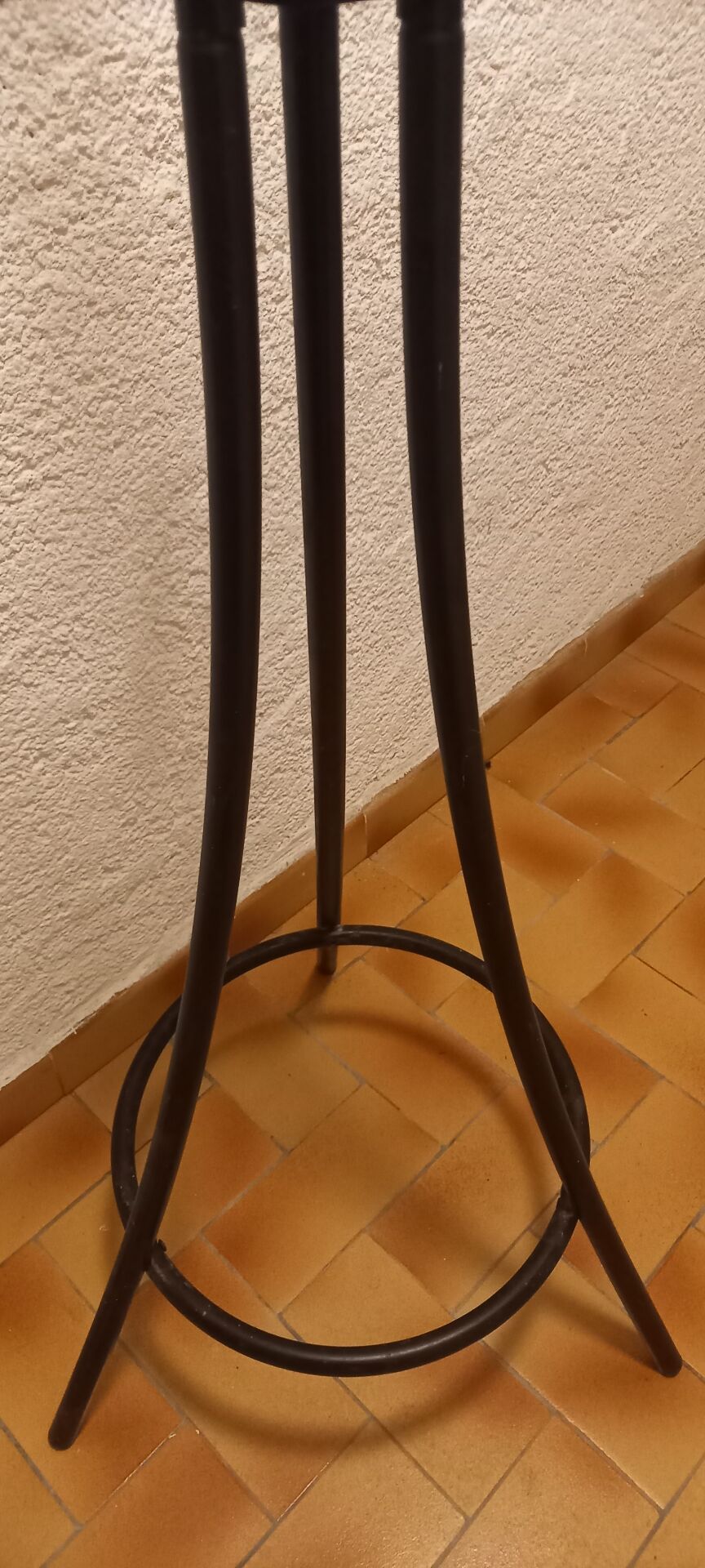 Porte manteau  sur pied