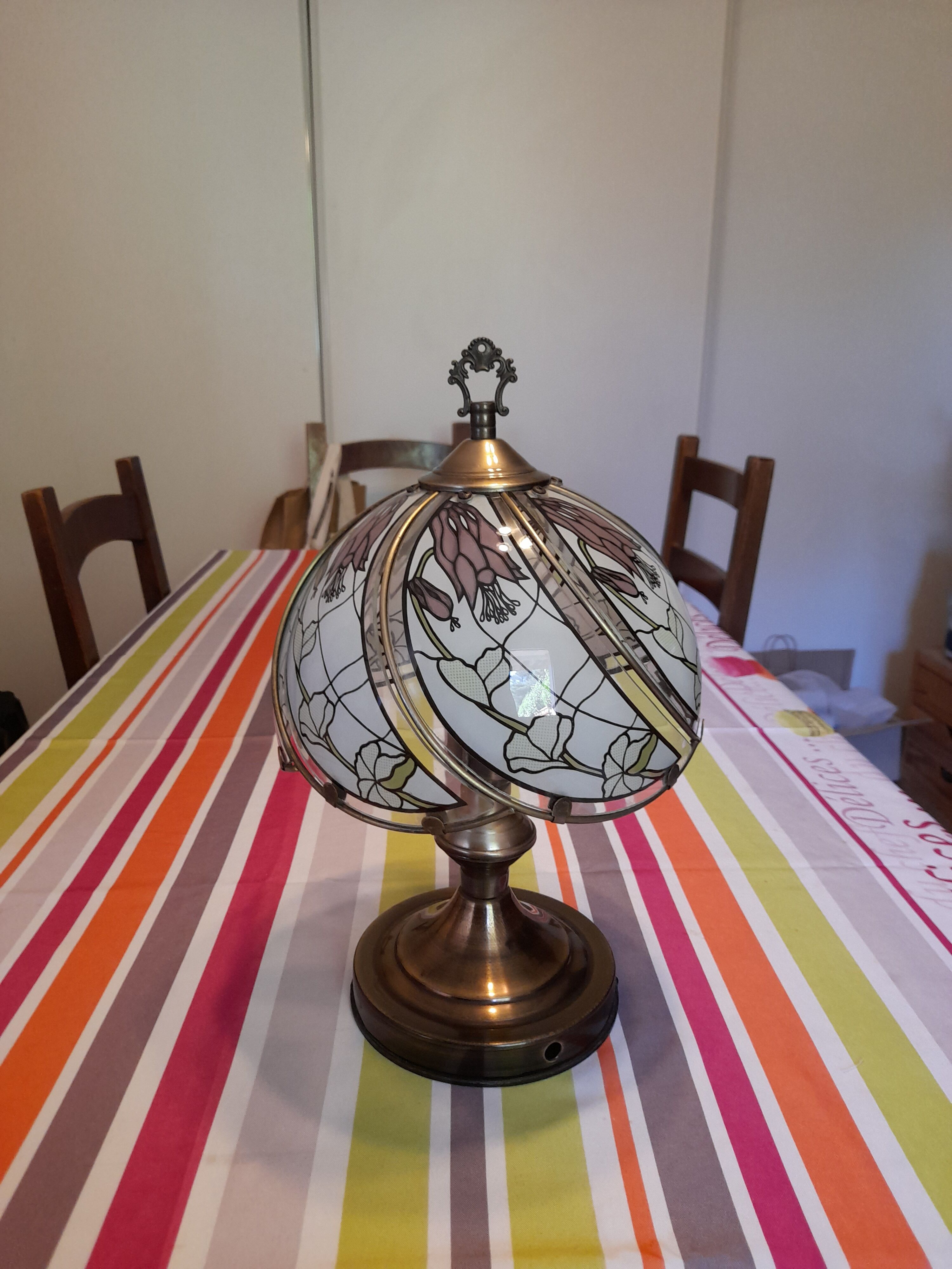Vintage touch lamp