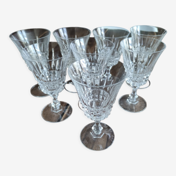 Lot de 8 verres à vin blanc petite contenance en cristal ciselé ancien