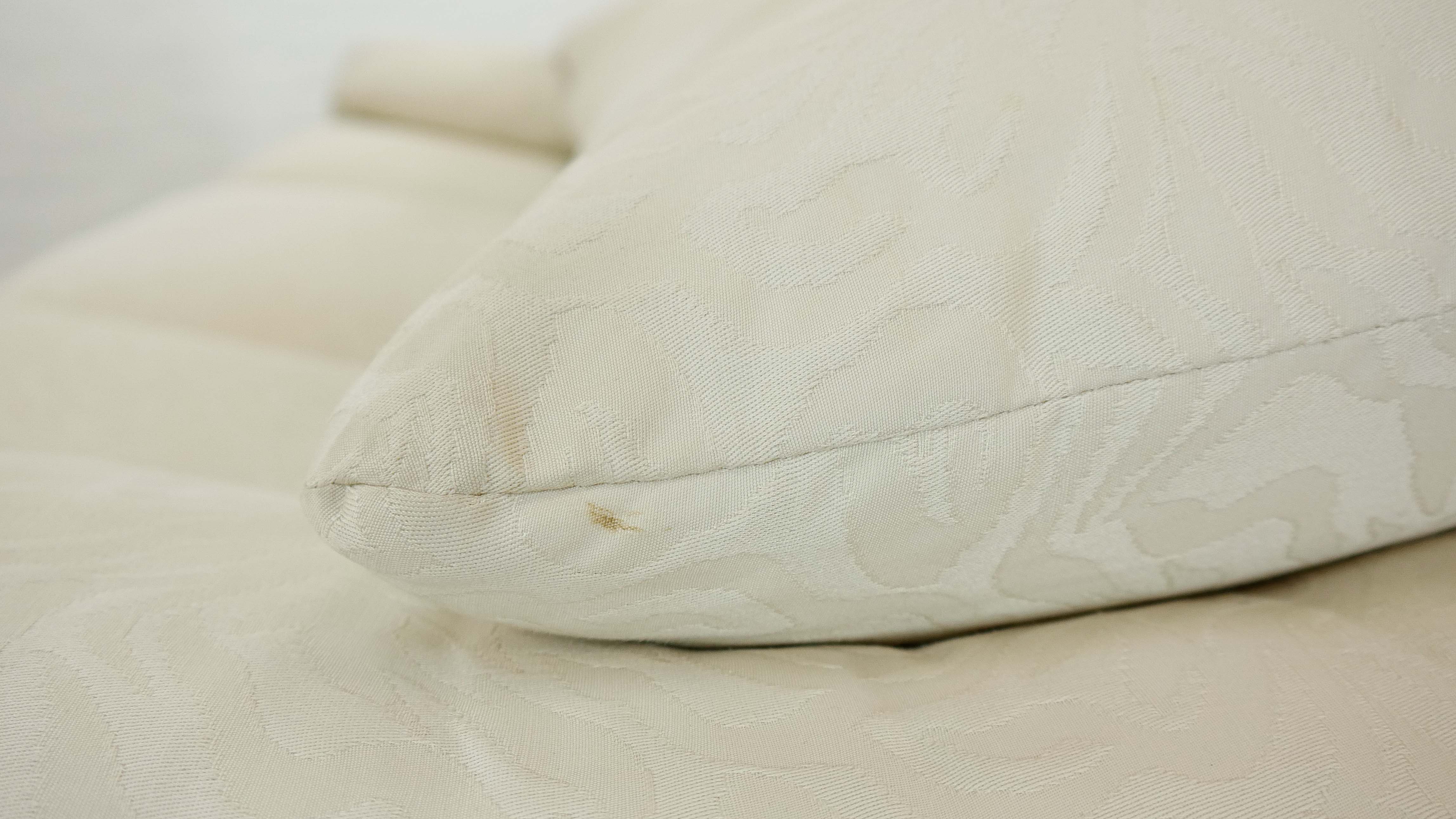 Maralunga 3-seat Sofa with Footrest in offwhite by Vico Magistretti for Cassina, Italy