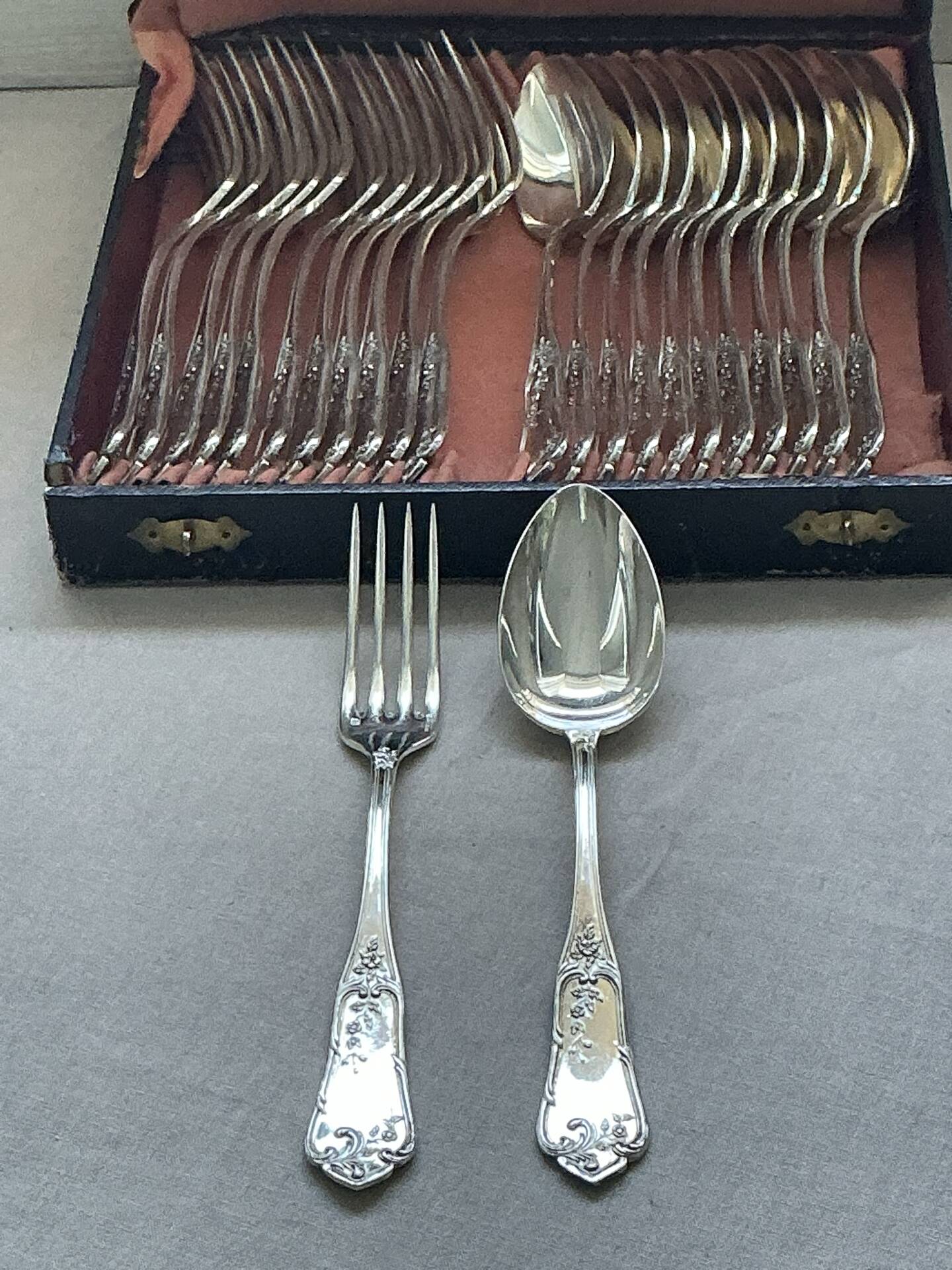 Elegant cutlery set 1900-1910 Boulenger "White 84" 24 place settings