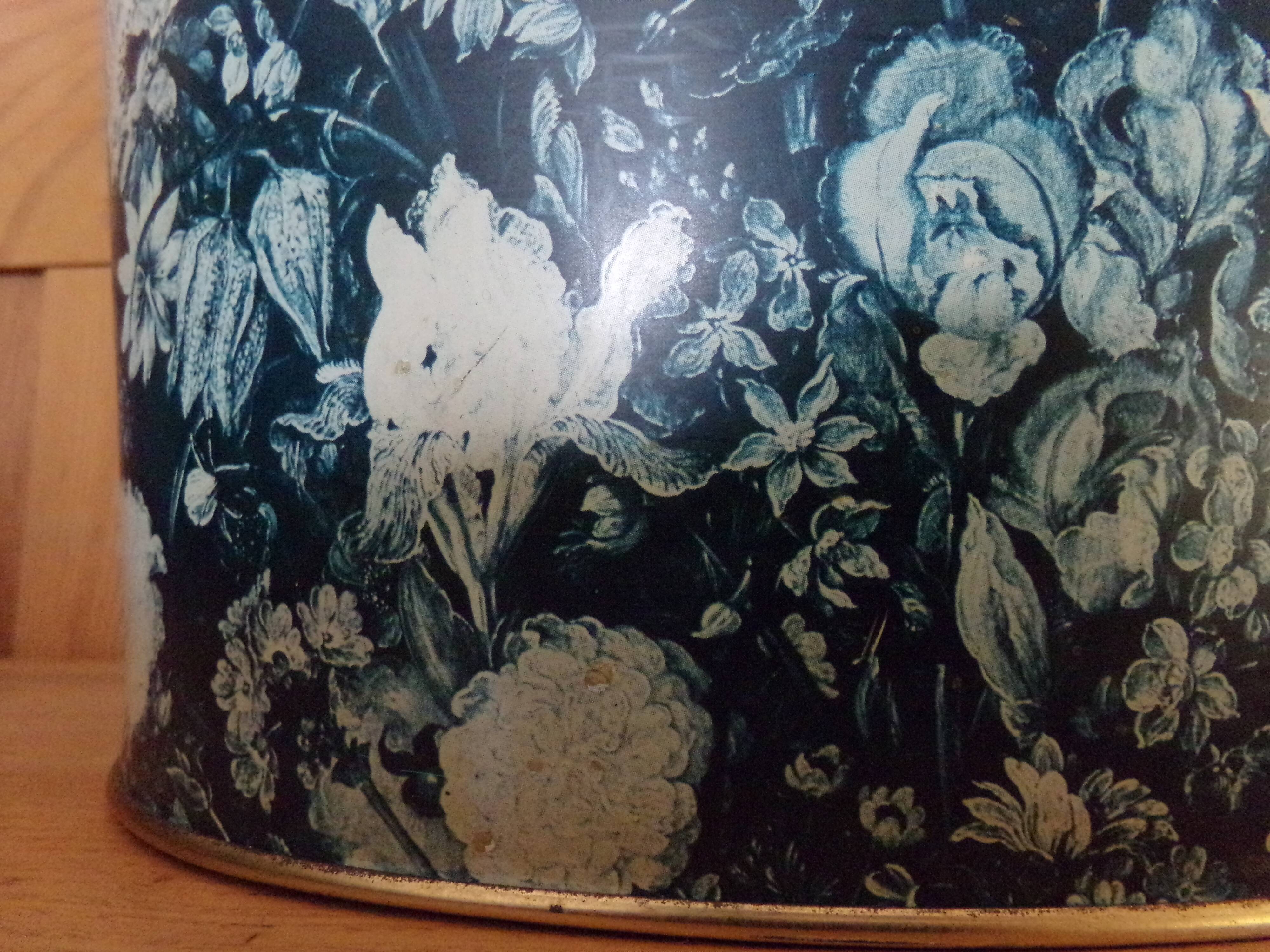 Massilly vintage sheet metal paper basket