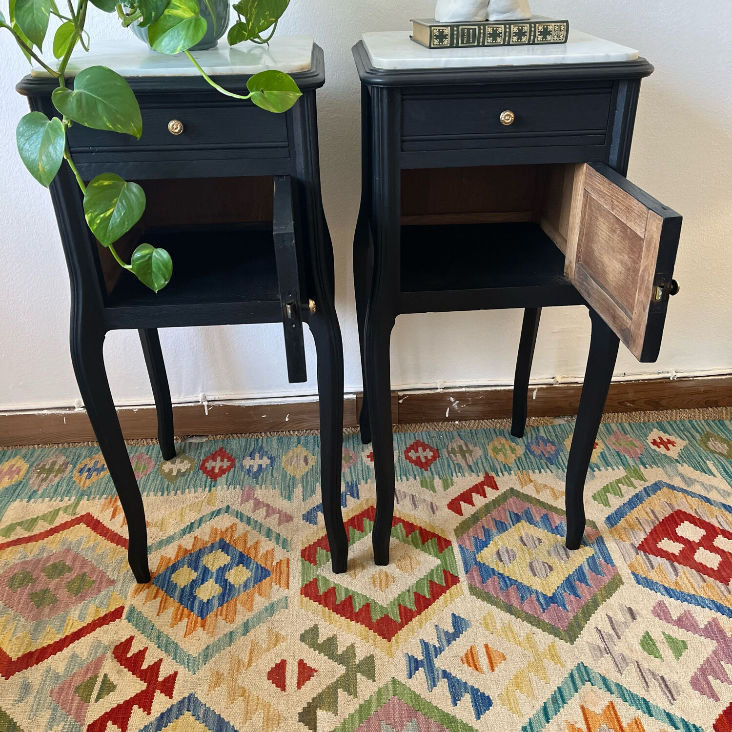 Pair of marble and wood bedside curved feet