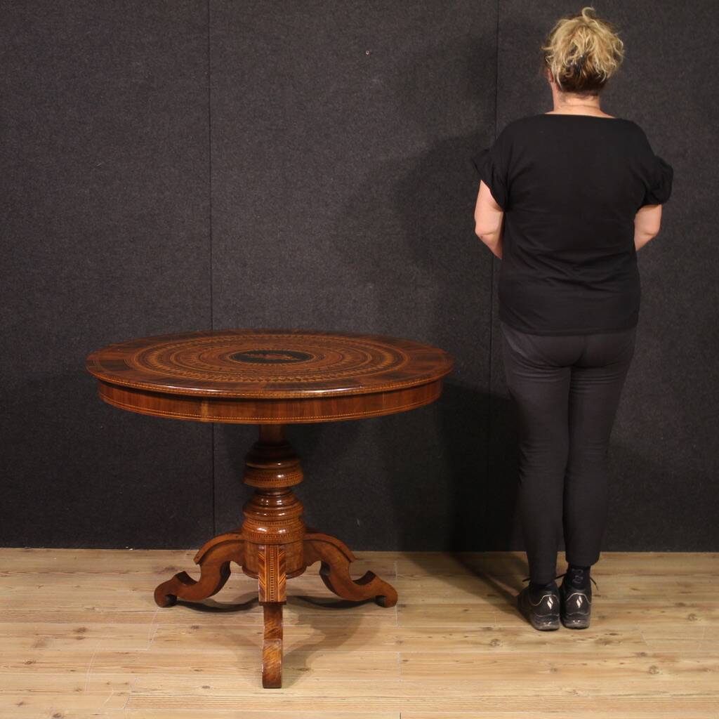 Elegant 20th century Sorrento table