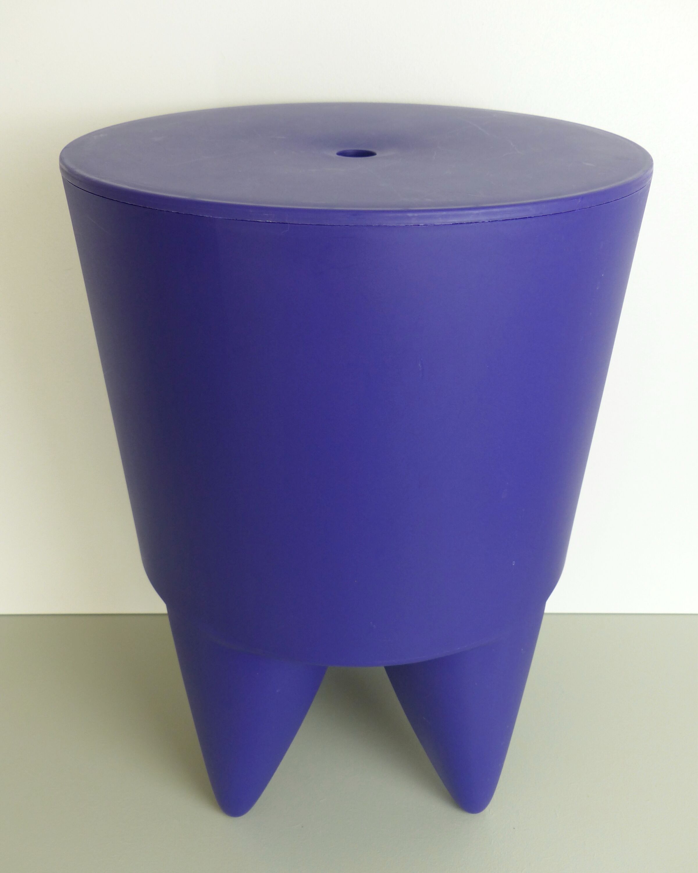 Purple stool Bubu 1er XO by Philippe Starck