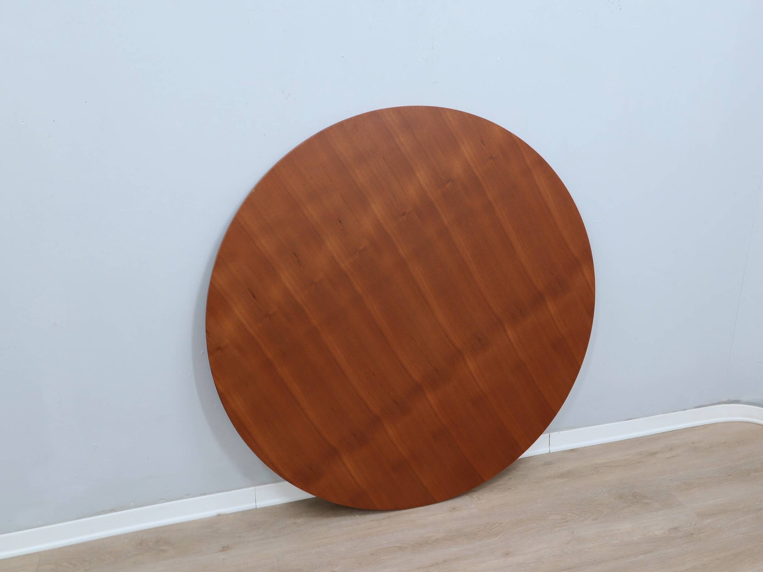 Vittorio Nobili 1950s round dining table in teak & brass