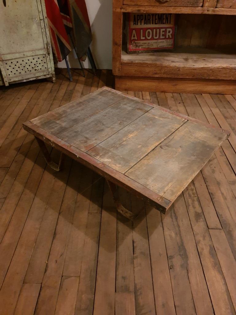Factory pallet coffee table industrial table