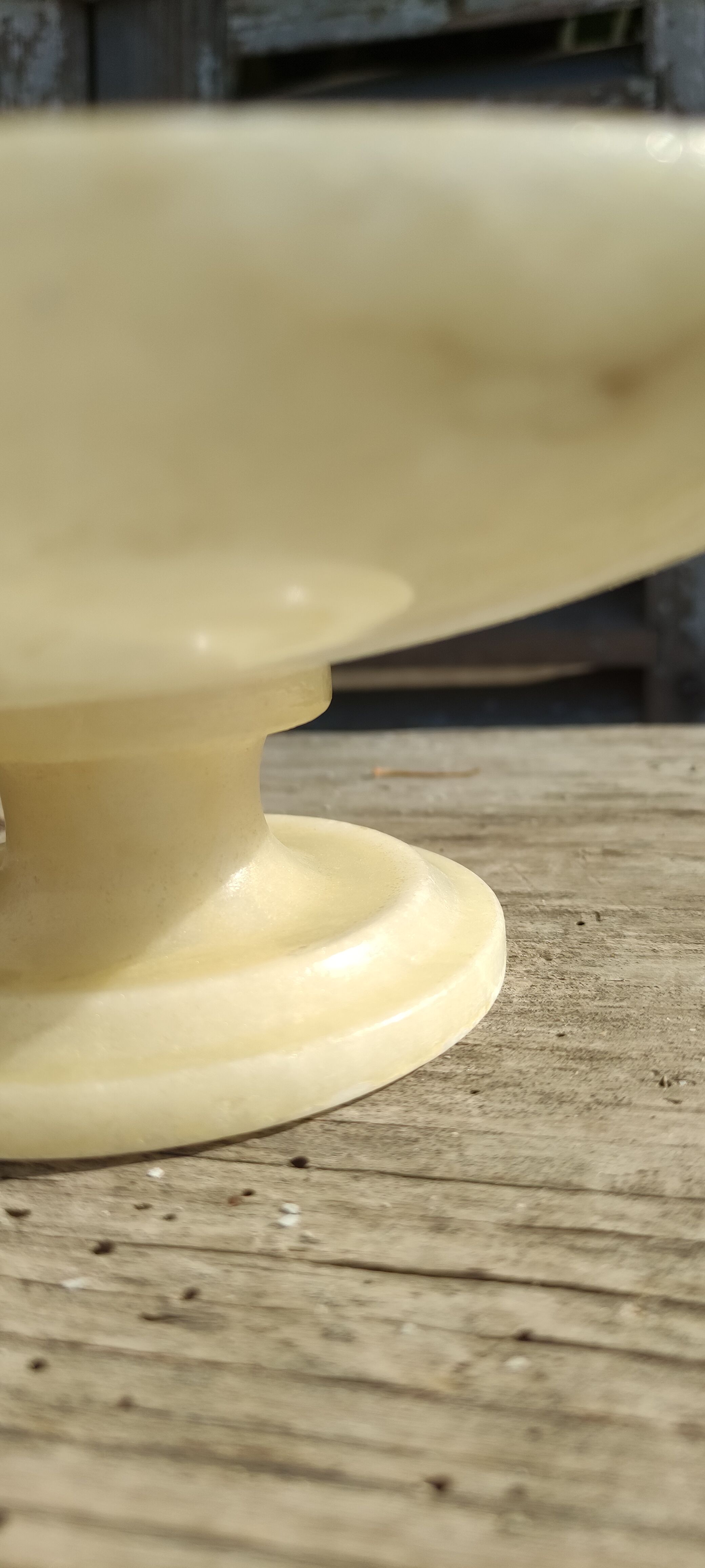 Vintage cut in white alabaster