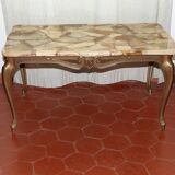 Table basse onyx résiné et laiton