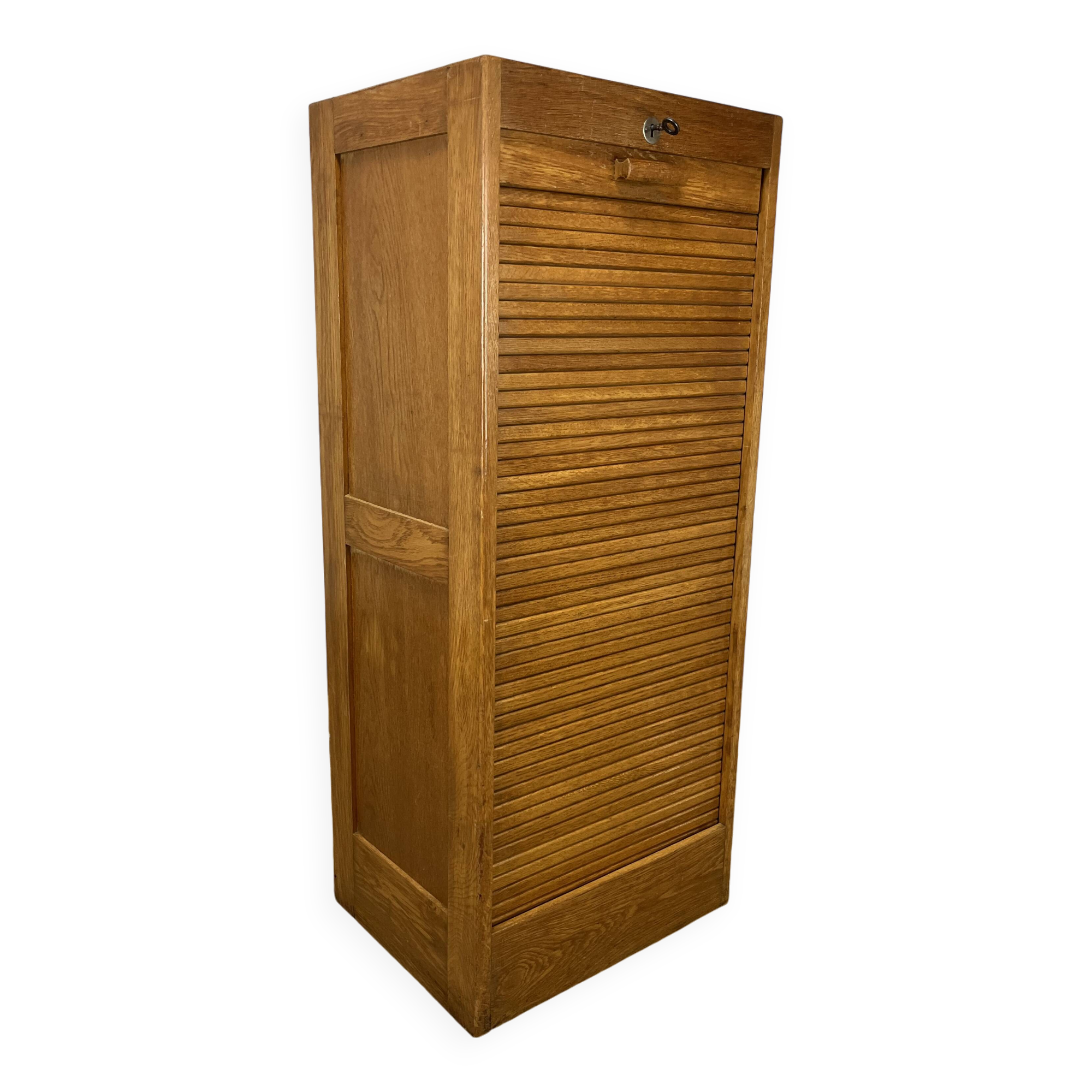 Filing cabinet with curtain, by trade