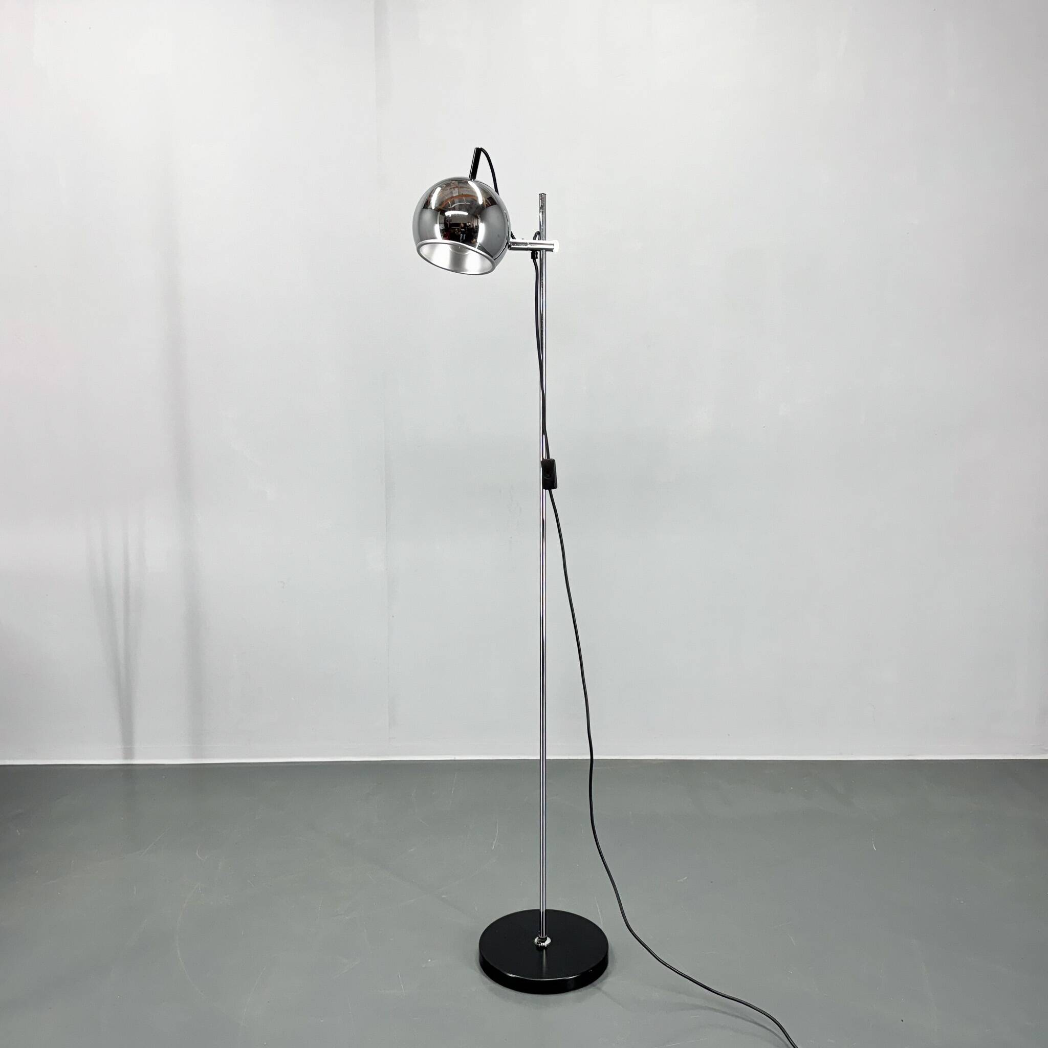 Lampadaire moderne réglable en chrome du milieu du siècle, Allemagne