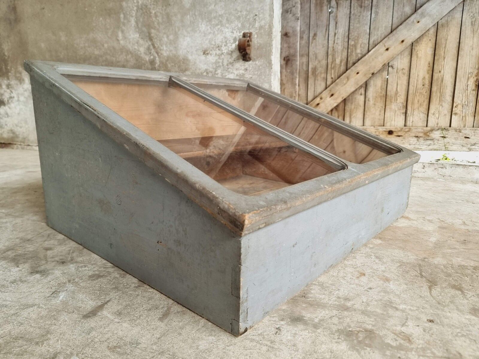 Old table display case counter plant greenhouse 62 x 72 cm