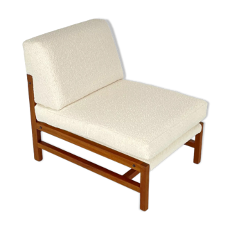 Wooden armchair with new white buckle fabric, Italy 1960.