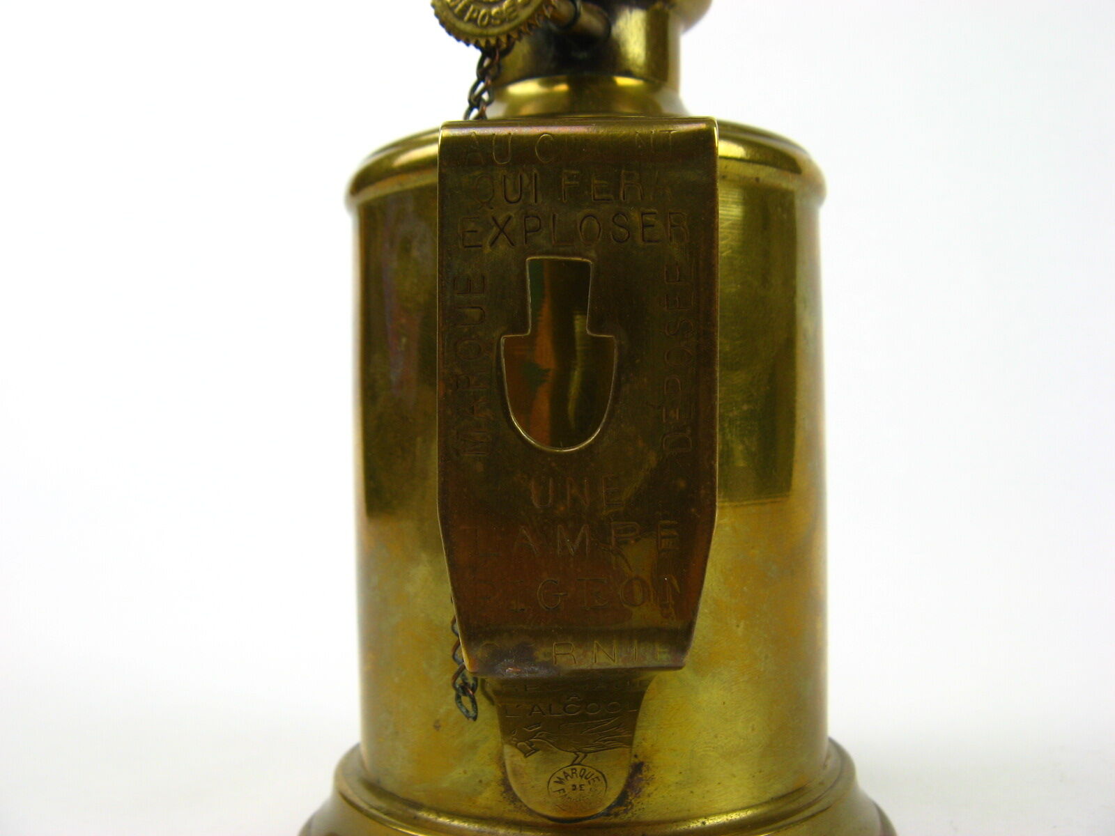 Kerosene pigeon lamp