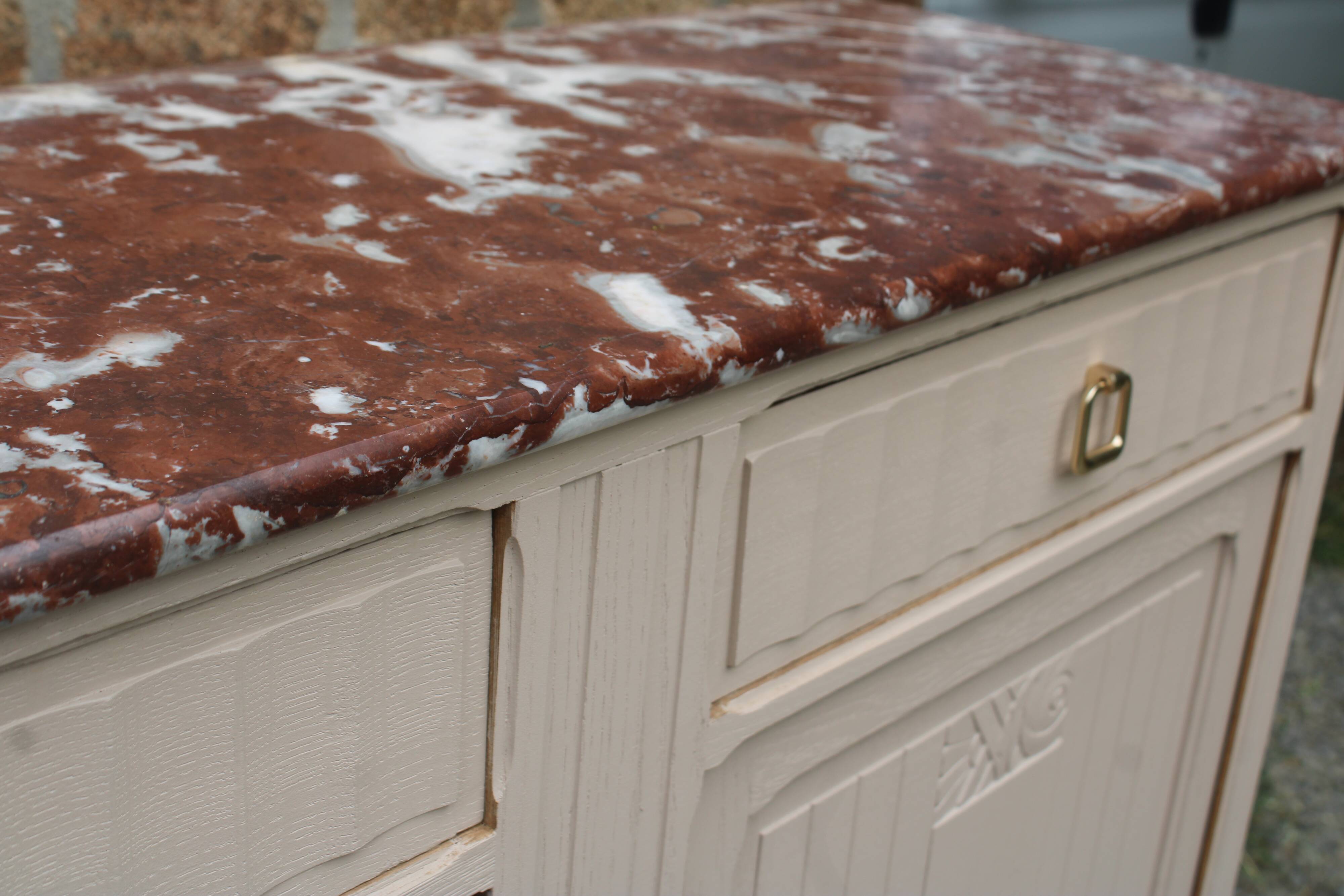 Renovated Art Deco buffet – Beige Paris-Brest & red marble