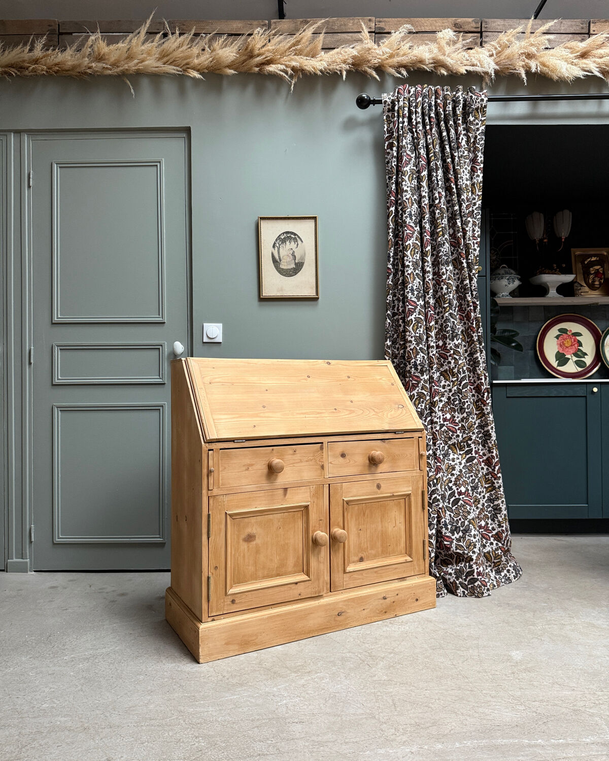 English pine chest of drawers