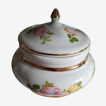 Boîte fleuri en porcelaine