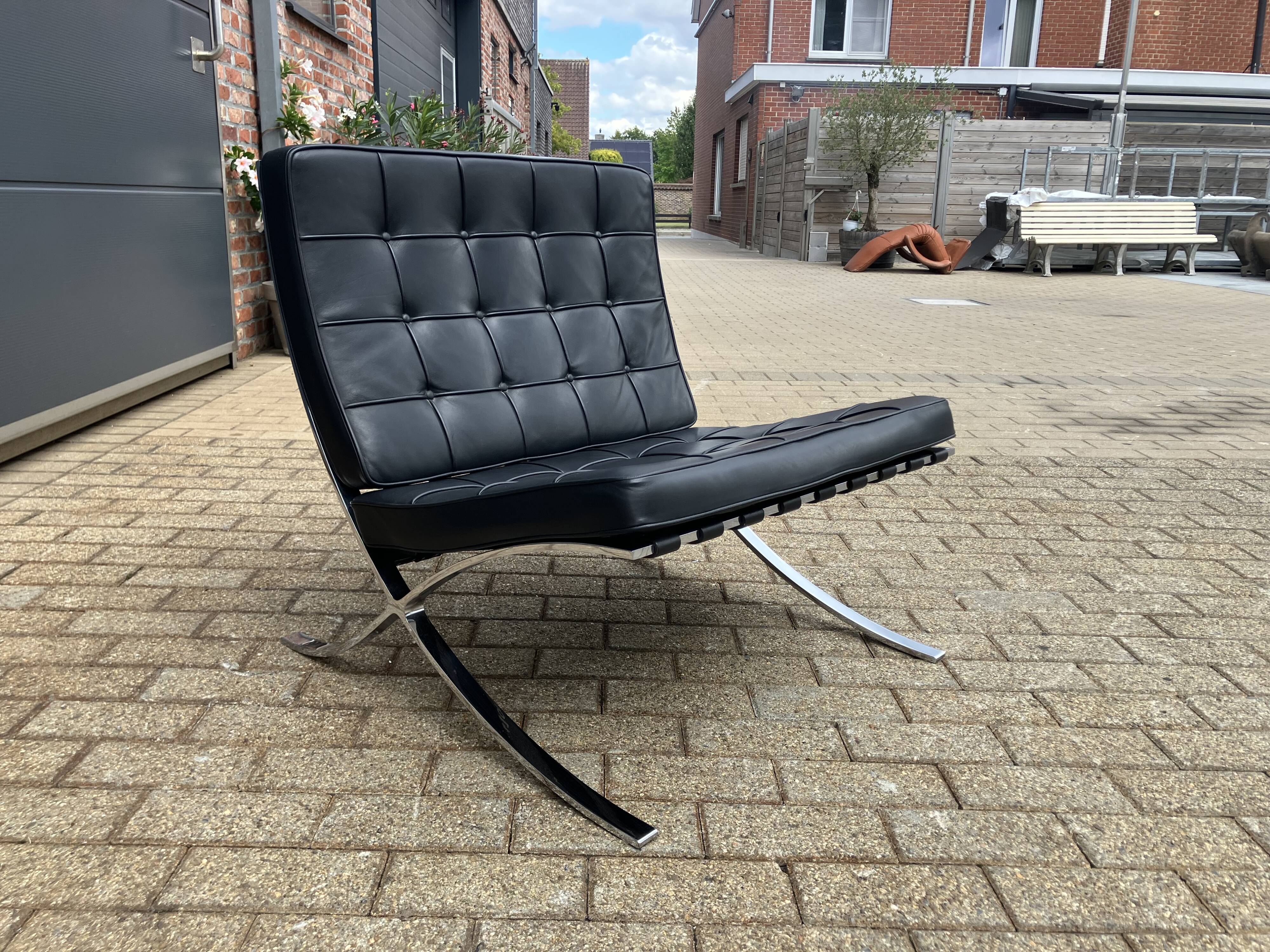 Originele Knoll Barcelona chair Mies Van Der Rohe , Zo goed als nieuw!!
