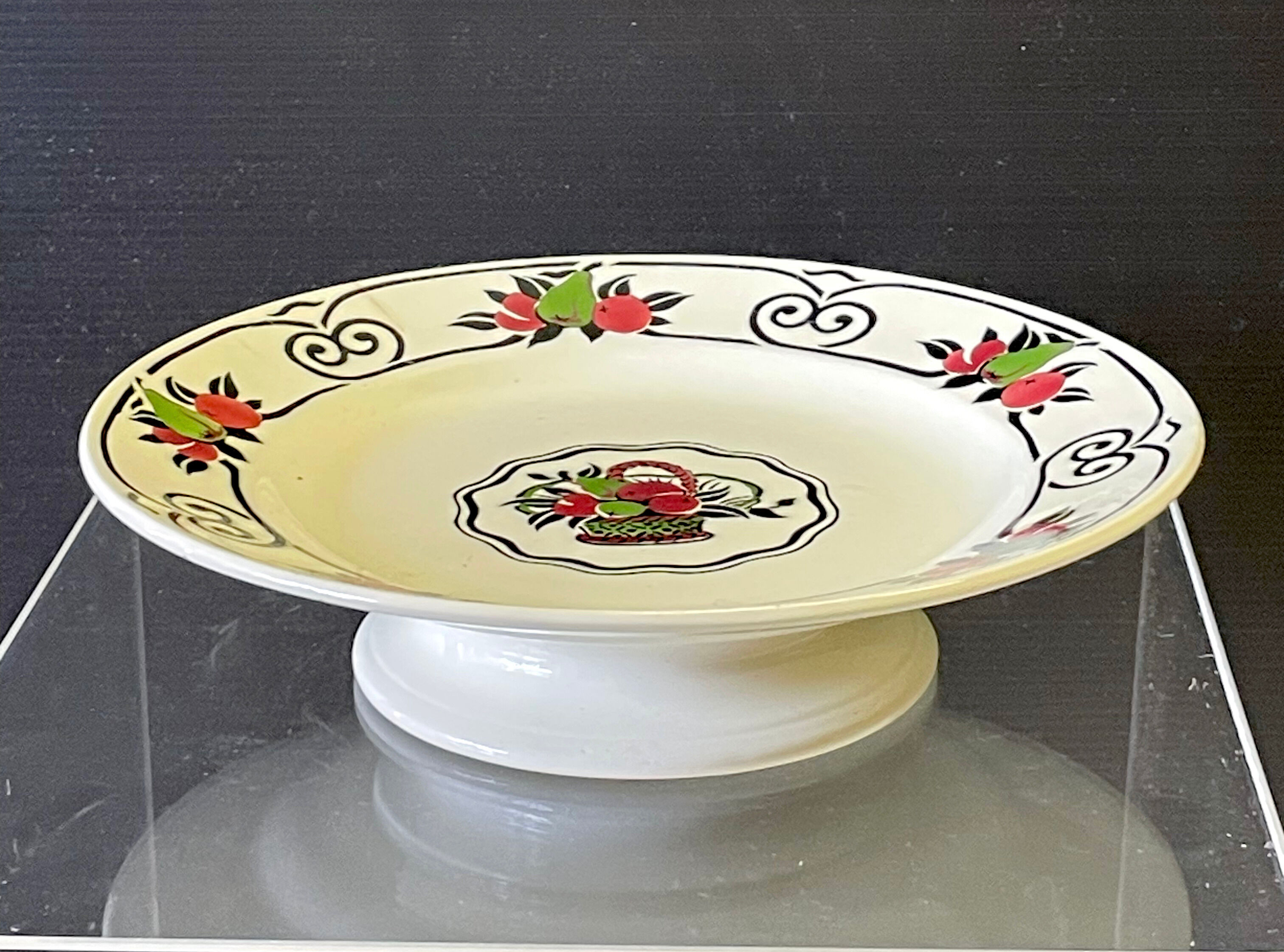 Nice footbath from Boch Lalouvière model "Melba" in good condition.